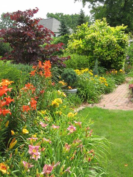 My side Path Garden July 2009