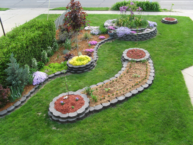 A Finished Island Bed made with bricks